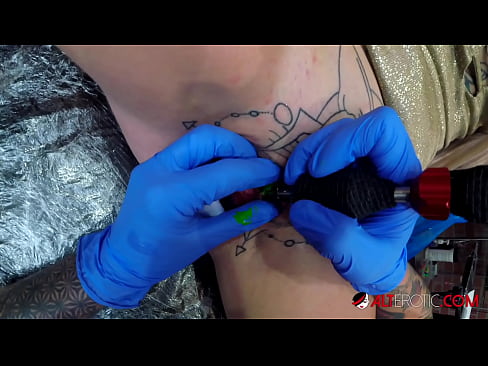 ❤️ Extrem tätowierte Hottie Sully Savage hat ein Tattoo auf ihrer Klitoris Porno bei de.hentaisea-com.ru ️❤